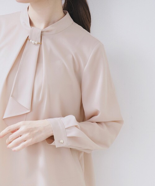 index(インデックス)の「ボウタイタックブラウス【洗濯機OK/防シワ】《XS~3L》(シャツ/ブラウス・レディース・ナチュラル/オフホワイト/ネイビー・44/42/40/38/36/34)」の13枚目の写真