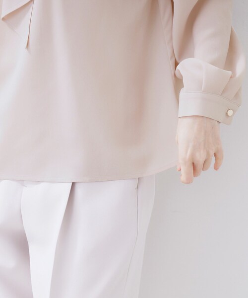 index(インデックス)の「ボウタイタックブラウス【洗濯機OK/防シワ】《XS~3L》(シャツ/ブラウス・レディース・ナチュラル/オフホワイト/ネイビー・44/42/40/38/36/34)」の14枚目の写真