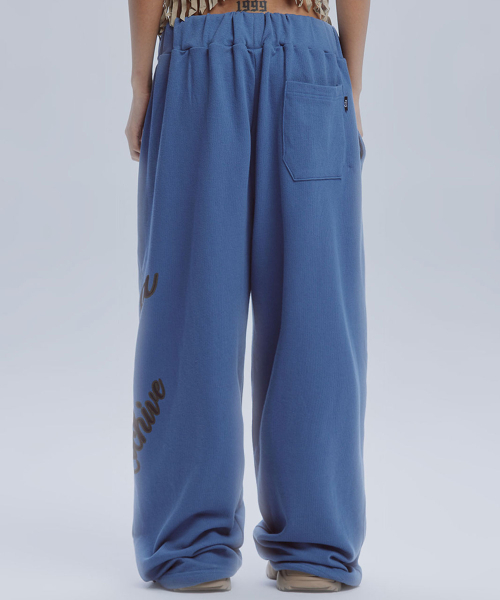 GILAARCHIVE（ギラアーカイブ）の「LETTERING LOGO SWEATPANTS_SB（スウェットパンツ・レディース・その他・FREE）」の5枚目の写真