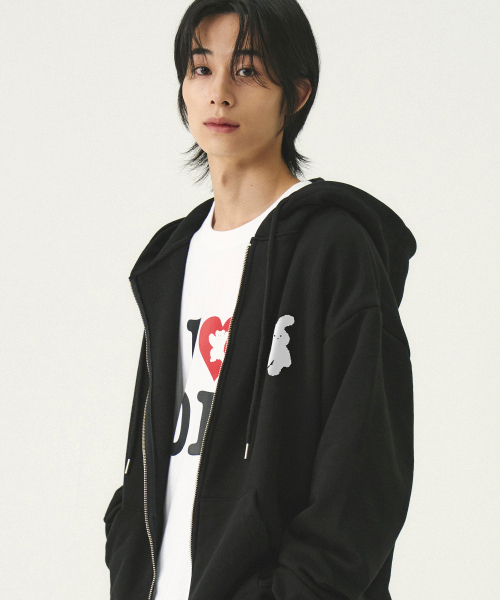 GRAVER（グレーバー）の「[ユニセックス]スモール OF ラビットフードジップアップ_ブラック（パーカー・レディース・ブラック・LARGE/MEDIUM）」の2枚目の写真