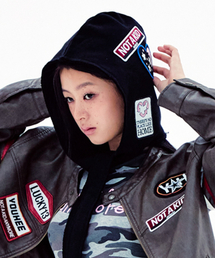 YOUHEE（ユヒ）の「YOUHEE WAPPEN HOOD MUFFLER BLACK（マフラー）」
