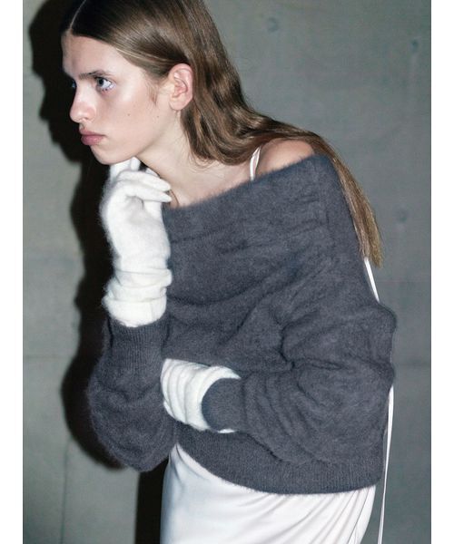 SNIDEL（スナイデル）の「【HIGH QUALITY】フォックスカシミヤオフショルプルオーバー（ニット/セーター・レディース・ダークグレー/ピンク/アイボリー・F）」の22枚目の写真