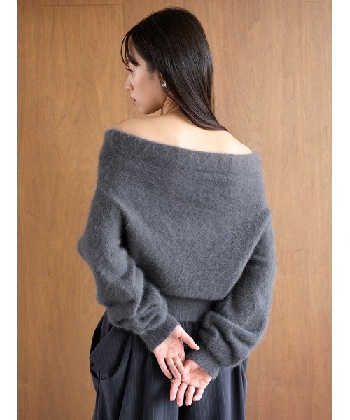 SNIDEL（スナイデル）の「【HIGH QUALITY】フォックスカシミヤオフショルプルオーバー（ニット/セーター・レディース・ダークグレー/ピンク/アイボリー・F）」の11枚目の写真