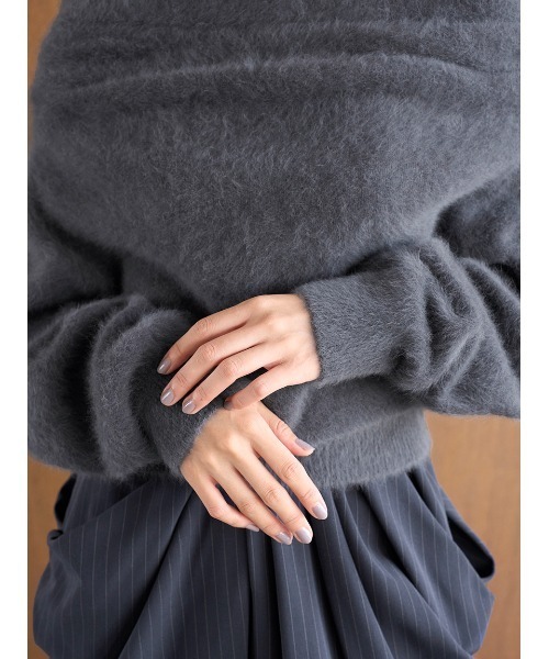 SNIDEL（スナイデル）の「【HIGH QUALITY】フォックスカシミヤオフショルプルオーバー（ニット/セーター・レディース・ダークグレー/ピンク/アイボリー・F）」の14枚目の写真