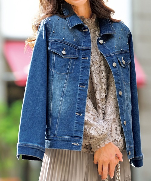 BELLUNA PLUS(ベルーナ)の「ビジュー付デニムジャケット(テーラードジャケット・レディース・ブルー・X-LARGE/LARGE/MEDIUM)」の1枚目の写真