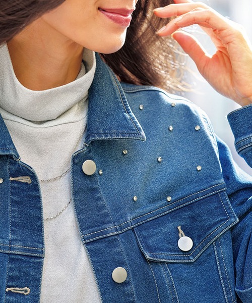 BELLUNA PLUS(ベルーナ)の「ビジュー付デニムジャケット(テーラードジャケット・レディース・ブルー・X-LARGE/LARGE/MEDIUM)」の3枚目の写真