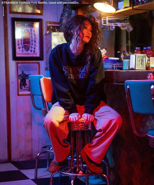 Green　Parks（グリーンパークス）の「■STRANGER THINGS×MINNETONKA プリンテッドスウェット（スウェット・レディース・ピンク/ブラウン/チャコールグレー/ブラック・FREE）」の19枚目の写真