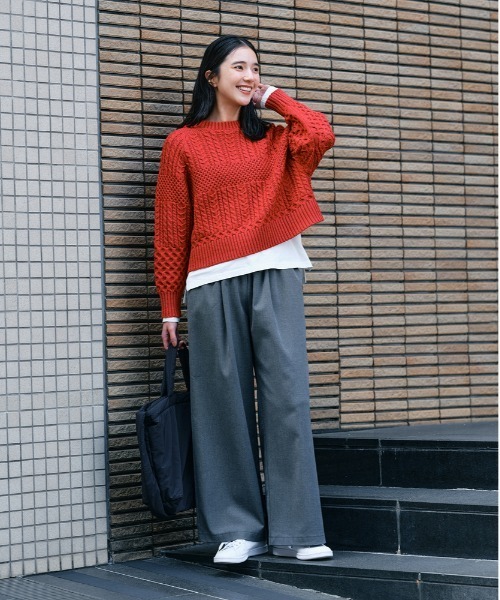 Right-on（ライトオン）の「【HONEYSUCKLE ROSE】裏起毛イージーワイドパンツ (スタイリッシュシルエット / タックデザイン / 保温性抜群)（その他パンツ・レディース・グレー/ブラック・M/L/S）」の10枚目の写真