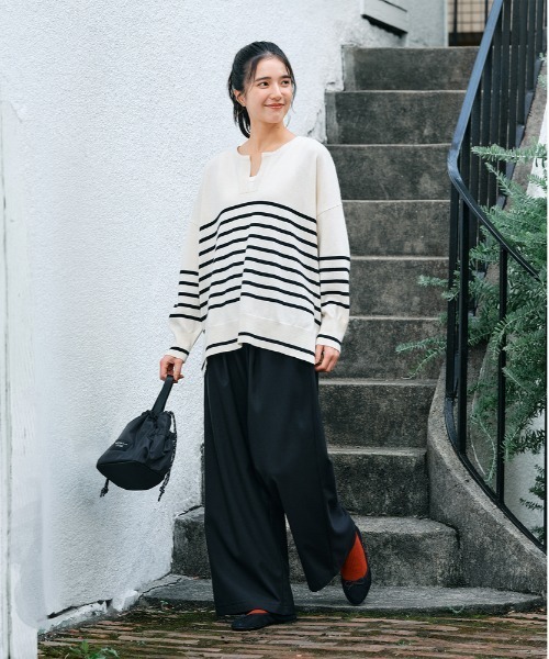 Right-on（ライトオン）の「【HONEYSUCKLE ROSE】裏起毛イージーワイドパンツ (スタイリッシュシルエット / タックデザイン / 保温性抜群)（その他パンツ・レディース・グレー/ブラック・M/L/S）」の8枚目の写真