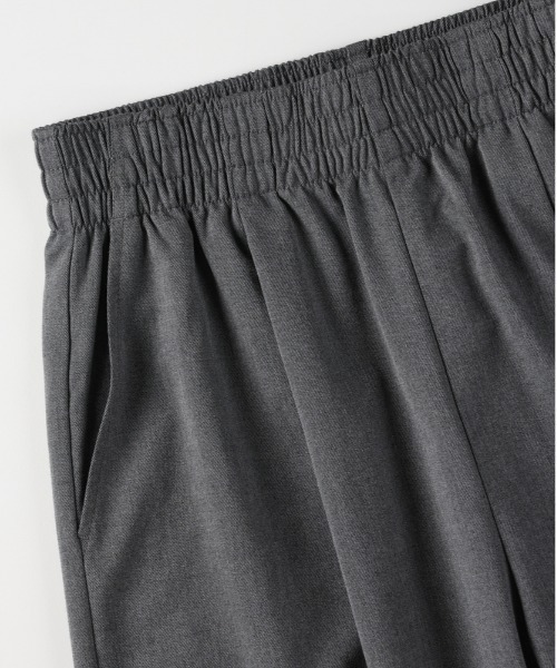 Right-on（ライトオン）の「【HONEYSUCKLE ROSE】裏起毛イージーワイドパンツ (スタイリッシュシルエット / タックデザイン / 保温性抜群)（その他パンツ・レディース・グレー/ブラック・M/L/S）」の6枚目の写真