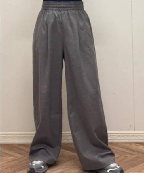 Right-on（ライトオン）の「【HONEYSUCKLE ROSE】裏起毛イージーワイドパンツ (スタイリッシュシルエット / タックデザイン / 保温性抜群)（その他パンツ・レディース・グレー/ブラック・M/L/S）」の22枚目の写真