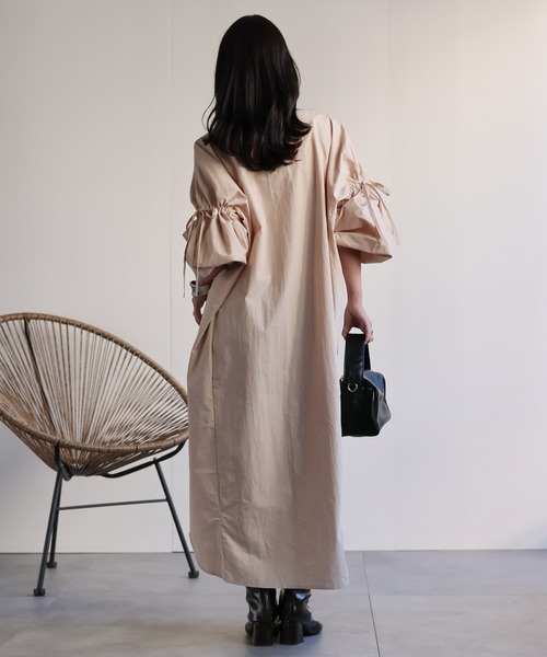 ap retro（アプレトロ）の「ボリュームスリーブシャツワンピース（シャツワンピース・レディース・ベージュ/ブラック・FREE）」の13枚目の写真