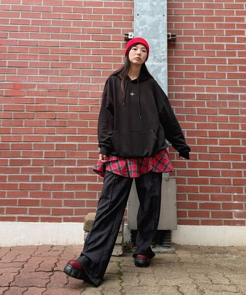 MASSNOUN(マスノウン)の「ツイッグロゴオーバーサイズフードパーカー MFFHD001-NV(パーカー・レディース・その他・MEDIUM/LARGE)」の17枚目の写真