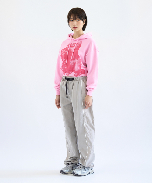 Video Jockey（ビデオジョッキー）の「迷子のネコ クロップフードパーカー [ソフトピンク]（パーカー・レディース・ピンク・FREE）」の3枚目の写真