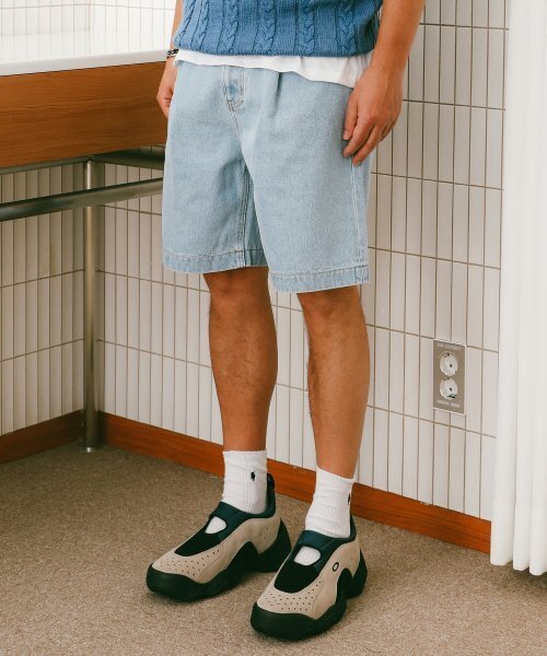 ESN(イーエスエヌ)の「エッセンシャルワンタックデニムショーツライトブルー(その他パンツ・メンズ・その他・LARGE/MEDIUM/X-LARGE)」の1枚目の写真
