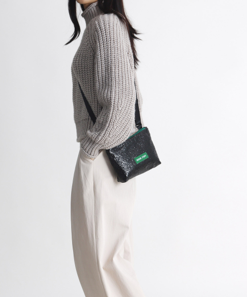GREEN STUFF（グリーンスタッフ）の「handy bag Z1 - glitter black（メッセンジャーバッグ・レディース・その他・FREE）」の9枚目の写真