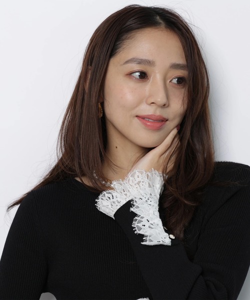 JUSGLITTY(ジャスグリッティー)の「レースカフスリブニット(ニット/セーター・レディース・ブラック/ブラック系その他/ホワイト/ピンク・2)」の1枚目の写真