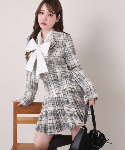 one after another NICE CLAUP(ワンアフターアナザーナイスクラップ)の「【WEB限定】プレート付きプリーツミニスカート/セットアップジャケットあり(スカート・レディース・チャコールグレー/アイボリー/ホワイト×ブラック・MEDIUM/SMALL)」の7枚目の写真