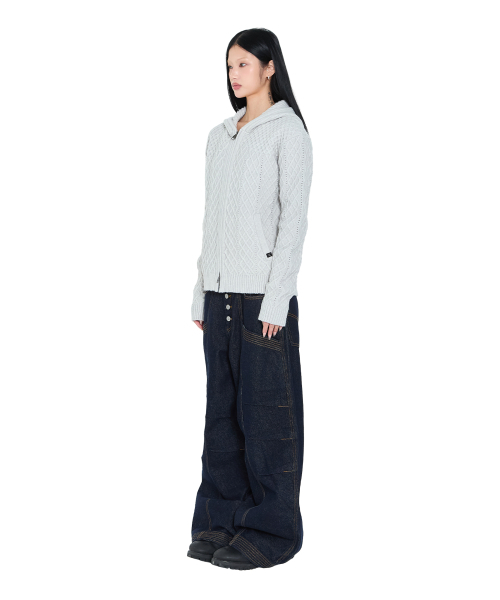 AAKAM（アーカム）の「Cable Knitted Zip-Up Hoodie (Gray)（ニット/セーター・レディース・その他・1/2）」の4枚目の写真