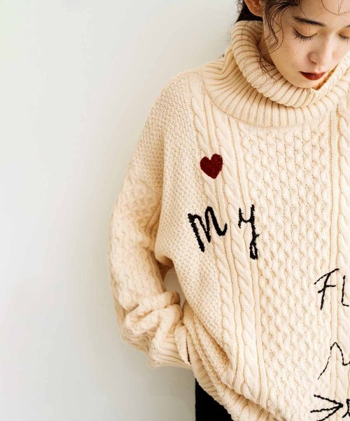 MEDE19F(メデジュウキュウ)の「MEDE19F 刺繍入りアランニットタートル(ニット/セーター・レディース・アイボリー/ブラック・LL/L/M)」の10枚目の写真