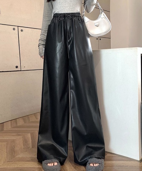 SallyLunn（サリーラン）の「フェイクレザーワイドパンツ（その他パンツ・レディース・スミクロ・MEDIUM/LARGE）」の3枚目の写真