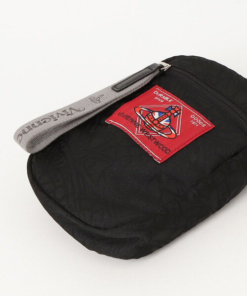 Vivienne Westwood MAN（ヴィヴィアンウエストウッドマン）の「MATTHEW MINI CROSSBODY（ショルダーバッグ・メンズ・ブラック・FREE）」の3枚目の写真