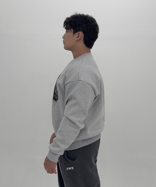 BARBELLWORKS(バーベルワークス)の「グラフィティヘビーゴ中量二重地スウェット(スウェット・メンズ・ブラック/グレー・LARGE/X-LARGE)」の5枚目の写真