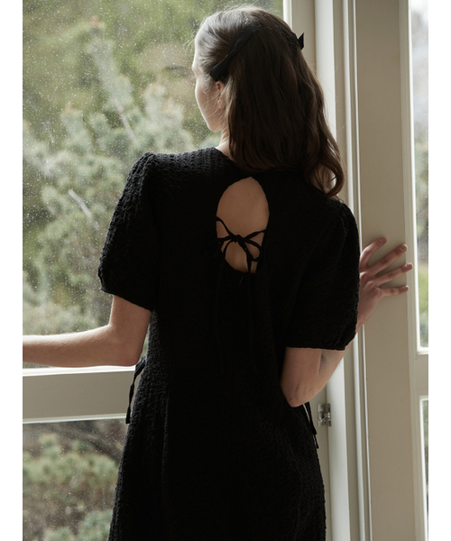 BEMUSE MANSION(ビミューズマンション)の「Back point cut out dress - Black(ワンピース・レディース・ブラック・FREE)」の2枚目の写真