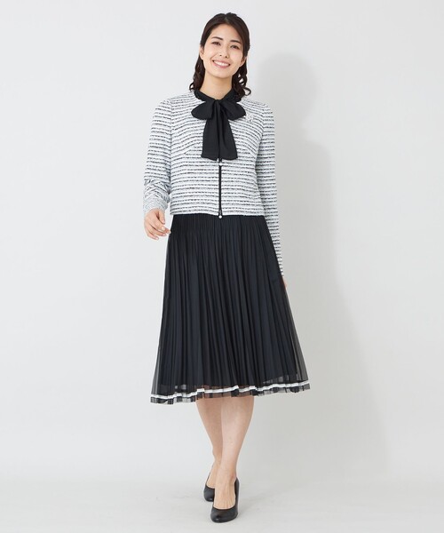 TO BE CHIC(トゥー ビー シック)の「フロントフラワー刺しゅう ブラウス(シャツ/ブラウス・レディース・ブラック/オフホワイト・40/42)」の9枚目の写真