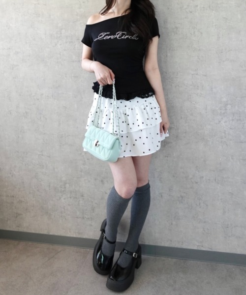 Mejoul(メジュール)の「【2026春夏新作】ワンショル サイドギャザー 裾レースフリルTシャツ(Tシャツ/カットソー・レディース・ホワイト/グレー/ブラック・F)」の11枚目の写真