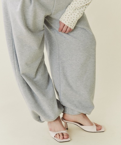 FUULLY STUDIO（フーリィーステューディオ）の「ドロストワイドスウェットパンツ（スウェットパンツ・レディース・グレー/アイボリー・FREE）」の17枚目の写真