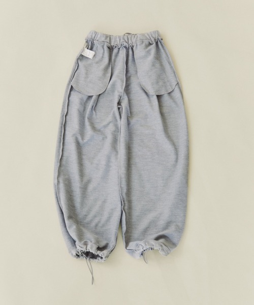 FUULLY STUDIO（フーリィーステューディオ）の「ドロストワイドスウェットパンツ（スウェットパンツ・レディース・グレー/アイボリー・FREE）」の4枚目の写真