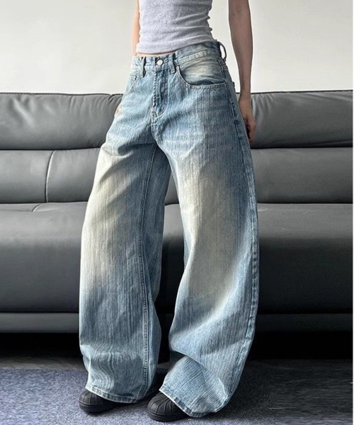 NEW GENTLEMAN(ニュージェントルマン)の「アイスブレイクデニム ワイドバギー バルーンパンツ(デニムパンツ・レディース・ブルー・M/S/L)」の2枚目の写真