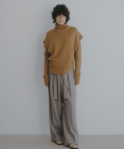 ETRE TOKYO（エトレトウキョウ）の「ウールカシミヤスリーブレスニットプルオーバー（ニット/セーター・レディース・オフホワイト/ブルー/キャメル・FREE）」の4枚目の写真