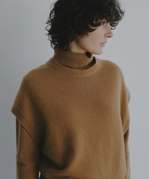 ETRE TOKYO（エトレトウキョウ）の「ウールカシミヤスリーブレスニットプルオーバー（ニット/セーター・レディース・オフホワイト/ブルー/キャメル・FREE）」の5枚目の写真