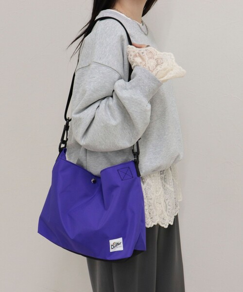 fredy emue（フレディエミュ）の「【Drifter/ドリフター】CARRY ALL BAG（ショルダーバッグ・レディース・パープル/ライトブルー/ブラック/ブラック系その他2/ブラウン・FREE）」の5枚目の写真