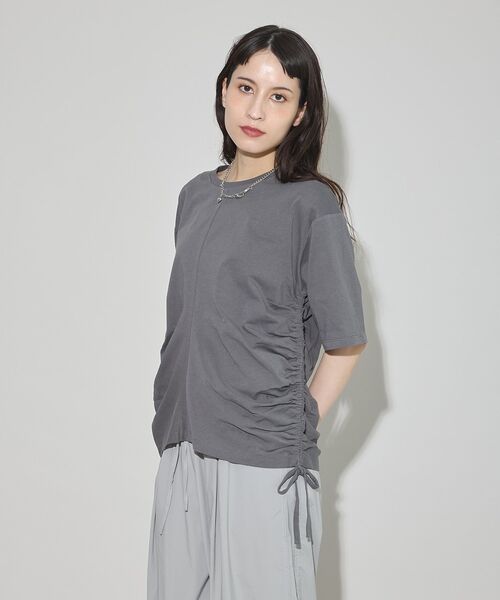 GARAGE OF GOOD CLOTHING（ガレージオブグッドクロージング）の「脇ドロストハーフスリーブプルオーバー（Tシャツ/カットソー・レディース・グレー/ブラック・FREE）」の4枚目の写真