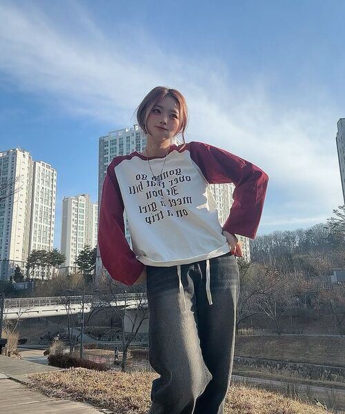REBRENNER(リブレンナー)の「DTF トリップ レグラン ロングスリーブ ホワイトバーガンディ(Tシャツ/カットソー・レディース・その他・MEDIUM/LARGE/X-LARGE)」の10枚目の写真