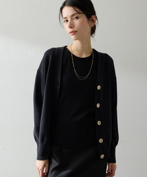 Whim Gazette（ウィムガゼット）の「ボタンカーディガン（カーディガン/ボレロ・レディース・ブラック/グレイッシュベージュ・FREE）」の4枚目の写真