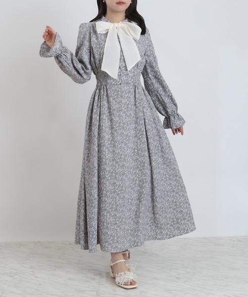 ASTORIA ODIER(アストリアオディール)の「シアーリボンタイ花柄ワンピース(ワンピース・レディース・ブルー/ベージュ・MEDIUM)」の2枚目の写真