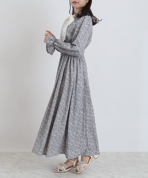 ASTORIA ODIER(アストリアオディール)の「シアーリボンタイ花柄ワンピース(ワンピース・レディース・ブルー/ベージュ・MEDIUM)」の6枚目の写真
