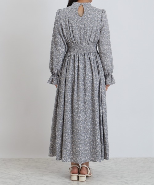 ASTORIA ODIER(アストリアオディール)の「シアーリボンタイ花柄ワンピース(ワンピース・レディース・ブルー/ベージュ・MEDIUM)」の15枚目の写真