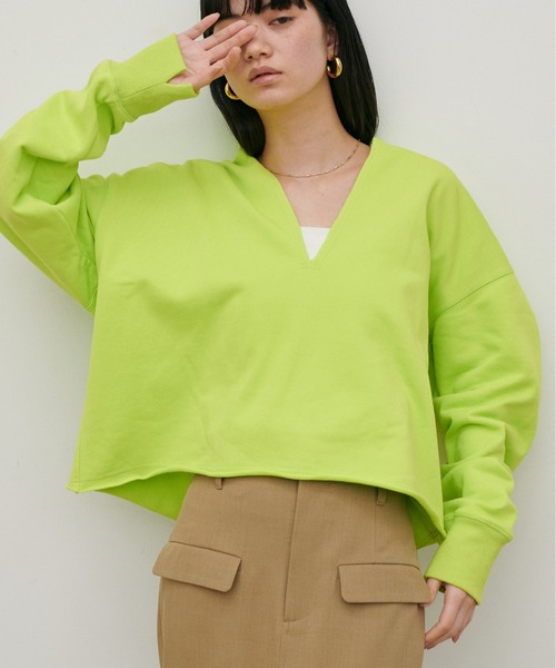 LARUTA(ラルータ)の「【LARUTA】断ち切りスキッパー裏毛プルオーバー(Tシャツ/カットソー・レディース・グレー/チャコールグレー/ライム/オフホワイト・FREE)」の4枚目の写真