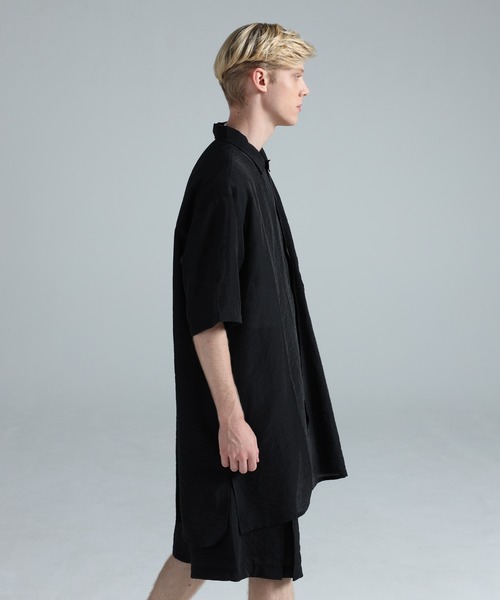 Y-3（ワイスリー）の「Y-3 SHORT SLEEVE LONG SHIRT（シャツ/ブラウス・メンズ・ブラック・SMALL/MEDIUM/LARGE/X-LARGE/X-SMALL）」の2枚目の写真