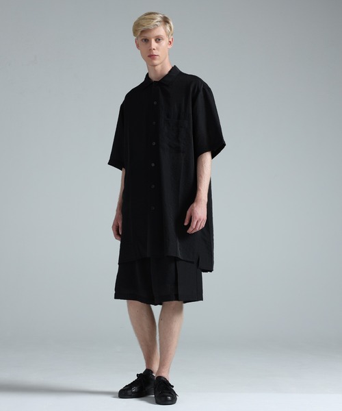 Y-3（ワイスリー）の「Y-3 SHORT SLEEVE LONG SHIRT（シャツ/ブラウス・メンズ・ブラック・SMALL/MEDIUM/LARGE/X-LARGE/X-SMALL）」の4枚目の写真