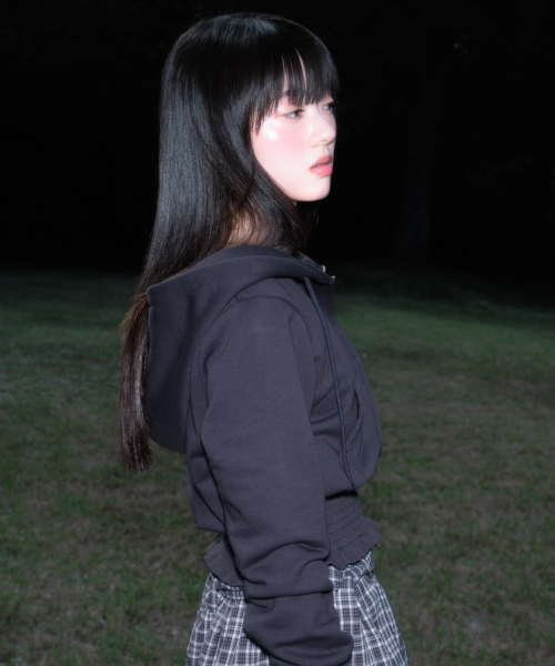 ROSEFRANTZ（ロゼフランツ）の「Smoke Ruffle Hood Zip-Up [Charcoal]（パーカー・レディース・チャコールグレー・OS）」の7枚目の写真