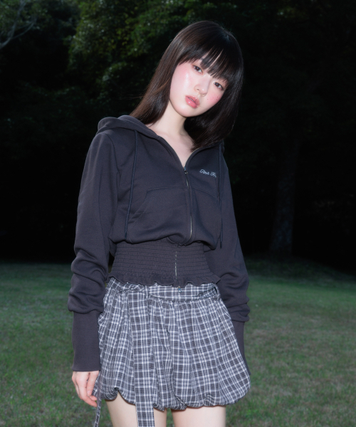 ROSEFRANTZ（ロゼフランツ）の「Smoke Ruffle Hood Zip-Up [Charcoal]（パーカー・レディース・チャコールグレー・OS）」の8枚目の写真