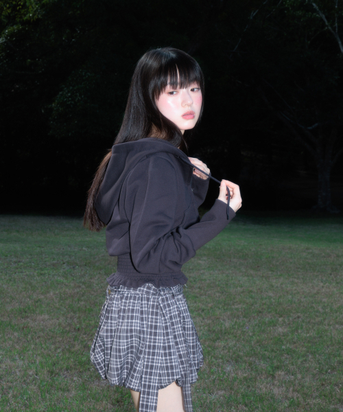 ROSEFRANTZ（ロゼフランツ）の「Smoke Ruffle Hood Zip-Up [Charcoal]（パーカー・レディース・チャコールグレー・OS）」の9枚目の写真