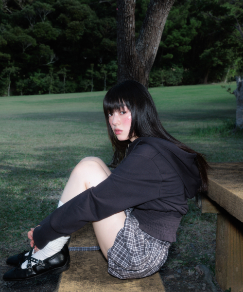 ROSEFRANTZ（ロゼフランツ）の「Smoke Ruffle Hood Zip-Up [Charcoal]（パーカー・レディース・チャコールグレー・OS）」の13枚目の写真