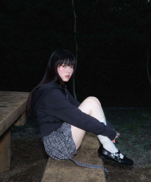 ROSEFRANTZ（ロゼフランツ）の「Smoke Ruffle Hood Zip-Up [Charcoal]（パーカー・レディース・チャコールグレー・OS）」の14枚目の写真